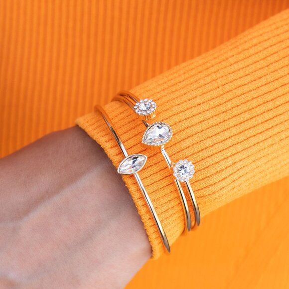 Prolific Patron - Gold Bracelet - Picture 1 of 2